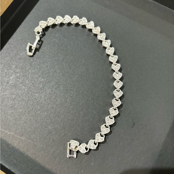 Pretty heart crystal link bracelet 7” - Picture 3 of 3
